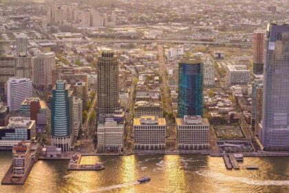 10 Famous Singers from New Jersey