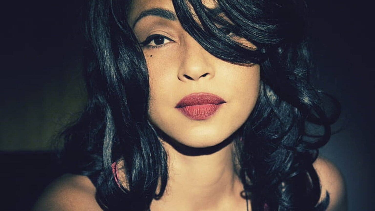 10 Iconic Sade Songs