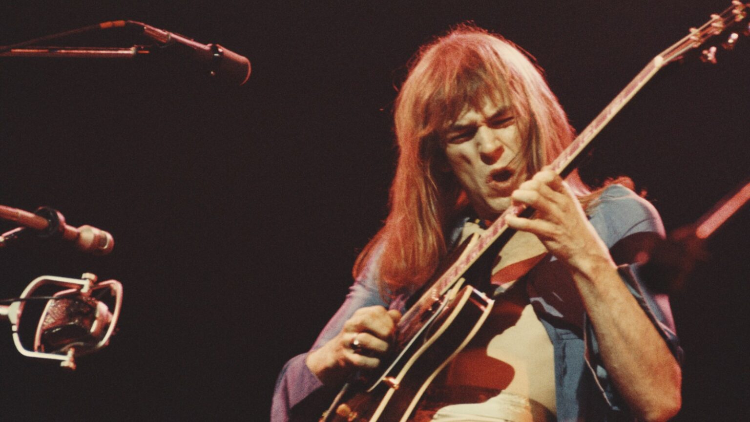 Yes Guitar Legend Steve Howe on the Making of ‘Fragile’ and More