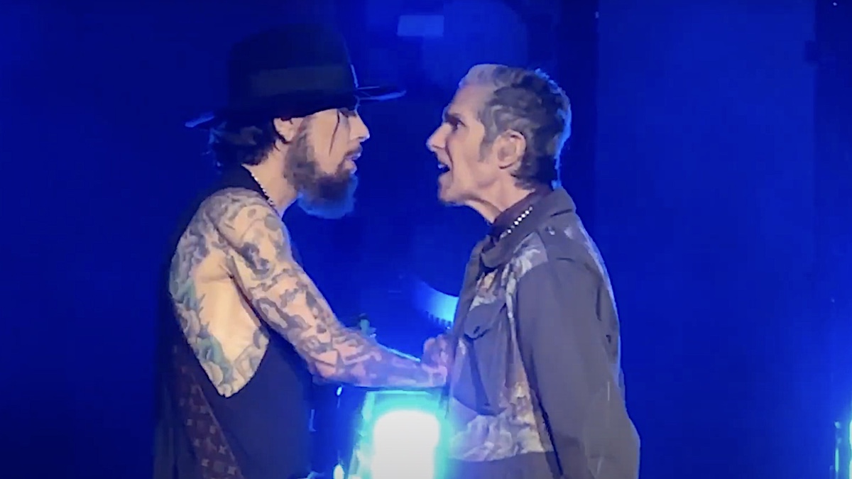 Perry Farrell Punches Dave Navarro Onstage, Abruptly Ending Jane’s Addiction Show [Updated]