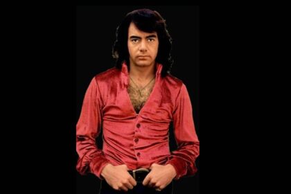 Neil Diamond Bio: Music, Achievements, and Net Worth